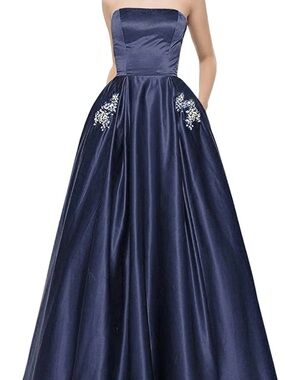 Blondie Nites by Stacy Skylar Strapless Navy Embellished Ball Gown size 7 EUC